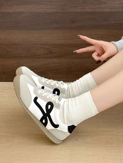 2026新款春季白色厚底运动鞋，女士休闲运动硫化鞋，百搭