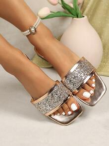 2025 Neue Sommer Damen Große Größen Weit Passende Sandalen mit Strass Dicker Sohle, Mode Vielseitige Strand Urlaub Party Pantoffeln, Gold Glitzer Slides, Weiche Sohle Hochwertige Einfarbige Sandalen, Wasser Diamant Quadratische Zehenkappe Schlabber Slip-On Sandalen, Lässige Gewebte Urlaub Rutschfeste Sandalen, Mode Strass Dicke Sohle Sandalen Für Sommer Party Nachtclub, Dicke Sohle Erhöhte Höhe Glitzer Sandalen Für Damen Sommer Mode Vielseitig Strand Urlaub Schwarz Silber - Champagnerfarben - Übersicht 2