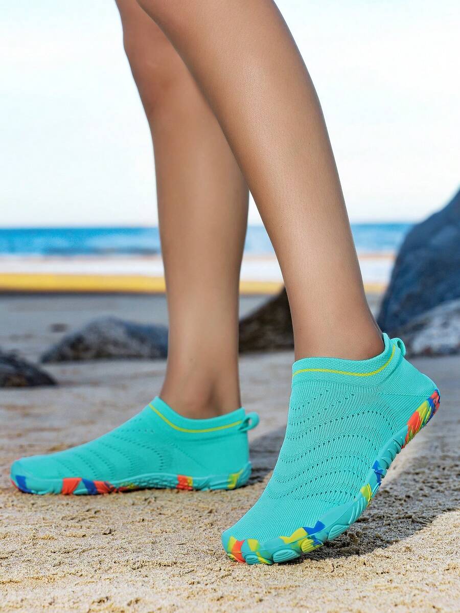 Giày đi nước unisex dùng cho bơi lội, bãi biển, lặn, chống trơn trượt và chống trầy xước, đế mềm, thích hợp mang đi biển.