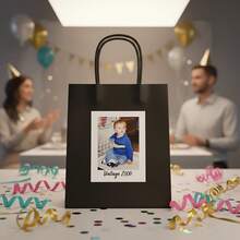 Nhãn dán sinh nhật cá nhân hóa - Có thể tùy chỉnh ảnh và văn bản, nhãn dán tự dính bóng, thích hợp cho cốc, túi quà, album - Thiết kế retro thập niên 2000, chất liệu giấy bền, dễ bóc và dán, hoàn hảo cho các dịp sinh nhật, lễ đính hôn, quà cưới, cầu hôn, quà tặng cặp đôi, quà kỷ niệm. - Nhãn dán cốc F-Photo - Xem 4