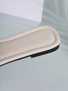 2026新款法式水晶装饰方头平底凉鞋，优雅套脚设计，适合搭配连衣裙，春夏秋季皆宜。 - 米色 - 查看 7