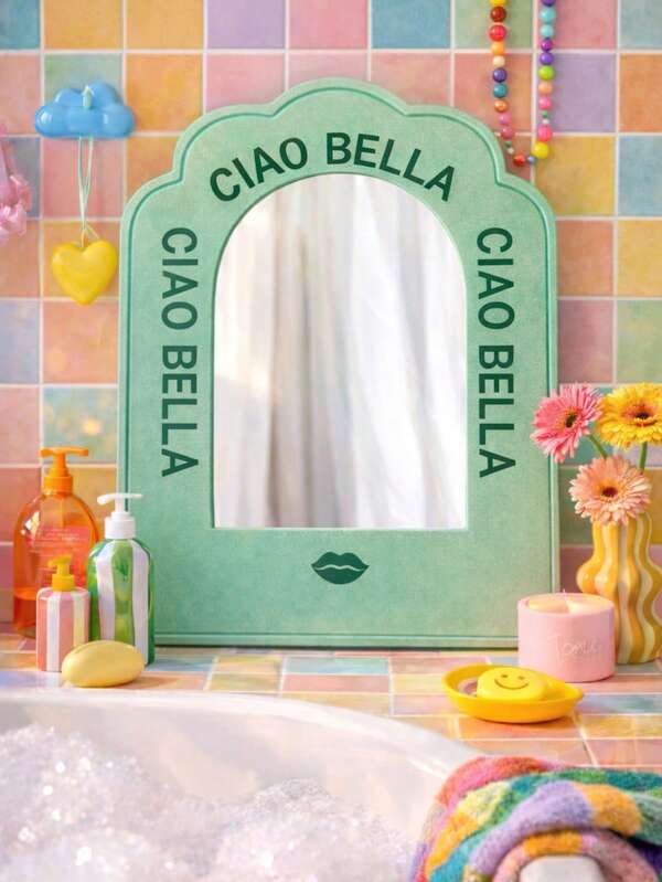 Specchio da parete con estetica "CIAO BELLA" - Specchio da trucco verde menta ondulato carino per il bagno, decorazione da camera da letto Y2K femminile, decorazione camera da letto adolescente, essenziali per il dormitorio preppy, accento da parete kawaii per appartamento, decorazione per la casa retrò e colorata per ragazze