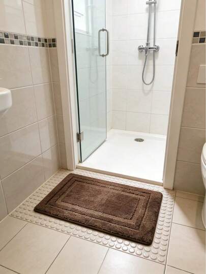 1 pieza Alfombra de baño con estampado geométrico suave y aterciopelado, extra gruesa y suave, de estilo fresco para todas las estaciones, con base antideslizante de TPR, absorbente y fácil de limpiar, lavable a máquina, suave y cómoda, adecuada para el hogar, sala de estar, baño, tocador, bañera, ducha, lavabo, decoración del hogar