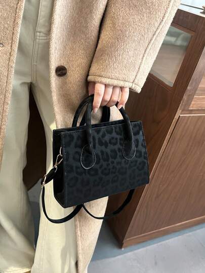 New Autumn And Winter Suede Personalized Elegant Handbag, Classic And Versatile Leopard Print Mini Women's Diagonal Shoulder Bag, Suitable For Shopping, Wallets, Shopping, Young Women, College Students, Newcomers, And White-Collar Workers. They Are Very Suitable For Offices, Universities, Work, Business, Commuting, Outdoor Activities, Travel, And Outings