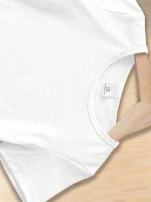 Disney Diseño de camiseta de manga corta para bebés y niños pequeños con el personaje de sosteniendo un corazón con el texto "Bee Mine" impreso. Estilo casual, cómodo y holgado, adecuado para niños pequeños. Perfecto para fiestas y ocasiones de juego. Lavable a máquina. - Blanco - Ver 5