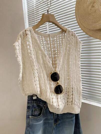 女士纯色针织镂空V领短款上衣/背心，适合春夏穿着