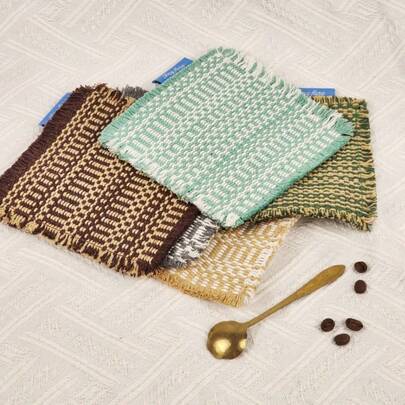 2件装格子方巾复古流苏编织隔热垫，适合装饰餐桌