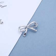 4pcs Bowknot Safety Collar Clips, Women Invisible Sweater Suit Collar Fixing Hooks, Niche Design, Gold & Silver - Silver 4 Pieces - View 2