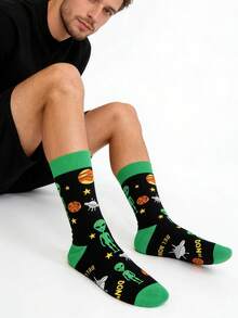 1 Pair Men's Black & Green Contrast Alien Planet Pattern Mid-Calf Socks, & Versatile For All Seasons - Multicolor - View 3
