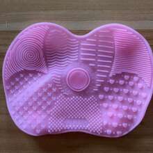 1个硅胶化妆刷清洁垫 - 更好地清洁您的化妆工具。采用耐用、可重复使用且便携的硅胶材质，带有吸盘，边缘光滑。苹果形硅胶化妆刷清洁垫不会损坏您的化妆刷或其他化妆工具。 - A - 查看 15