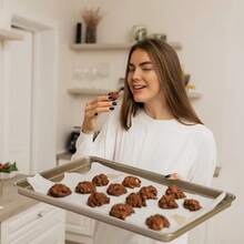 1个不粘加厚重型碳钢烤盘，金色长方形烤盘，适用于节日和日常烘焙，可作饼干烤盘、蛋糕烤盘、多功能烹饪板、冷却架，厨房炊具套装，可用洗碗机清洗，香槟金色 - A - 查看 11