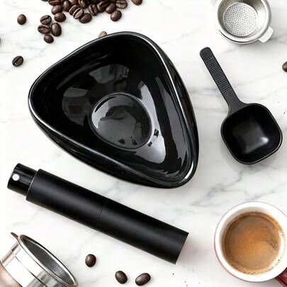 Bộ cốc và thìa đong cà phê bằng gốm, khay đong cà phê hoặc trà, phụ kiện pha espresso.