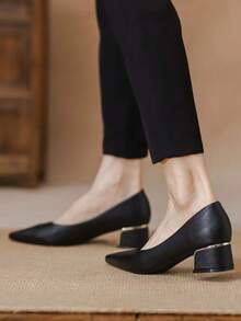 Women's 5cm Black Pointed Toe Flat Pumps, 2026 Spring/Autumn 5cm Chunky Heel Black Pointed Toe Pumps Suitable For Interview, Office, Career Outfit - Black - View 3