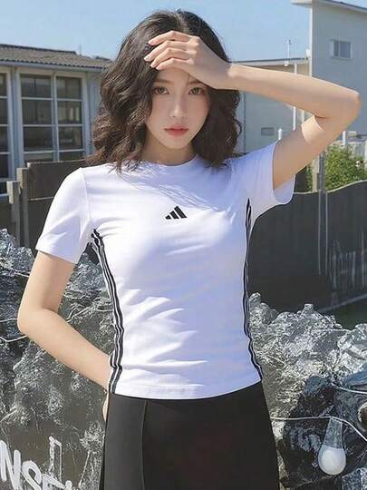  adidas百搭短條紋修身舒適短袖 常規T卹 女款 白色