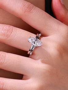 925纯银莫桑石戒指，低过敏性，订婚/结婚戒指，简约小众设计，百搭日常佩戴，婚礼/周年纪念/生日礼物，附赠礼盒和证书 - 銀色 - 查看 4