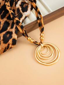 1件波西米亚风镂空螺旋心形吊坠豹纹项链，优雅百搭，适合婚礼、派对、休闲、约会、女士节日生日等场合，是理想的珠宝礼物。 - 金色 - 查看 9