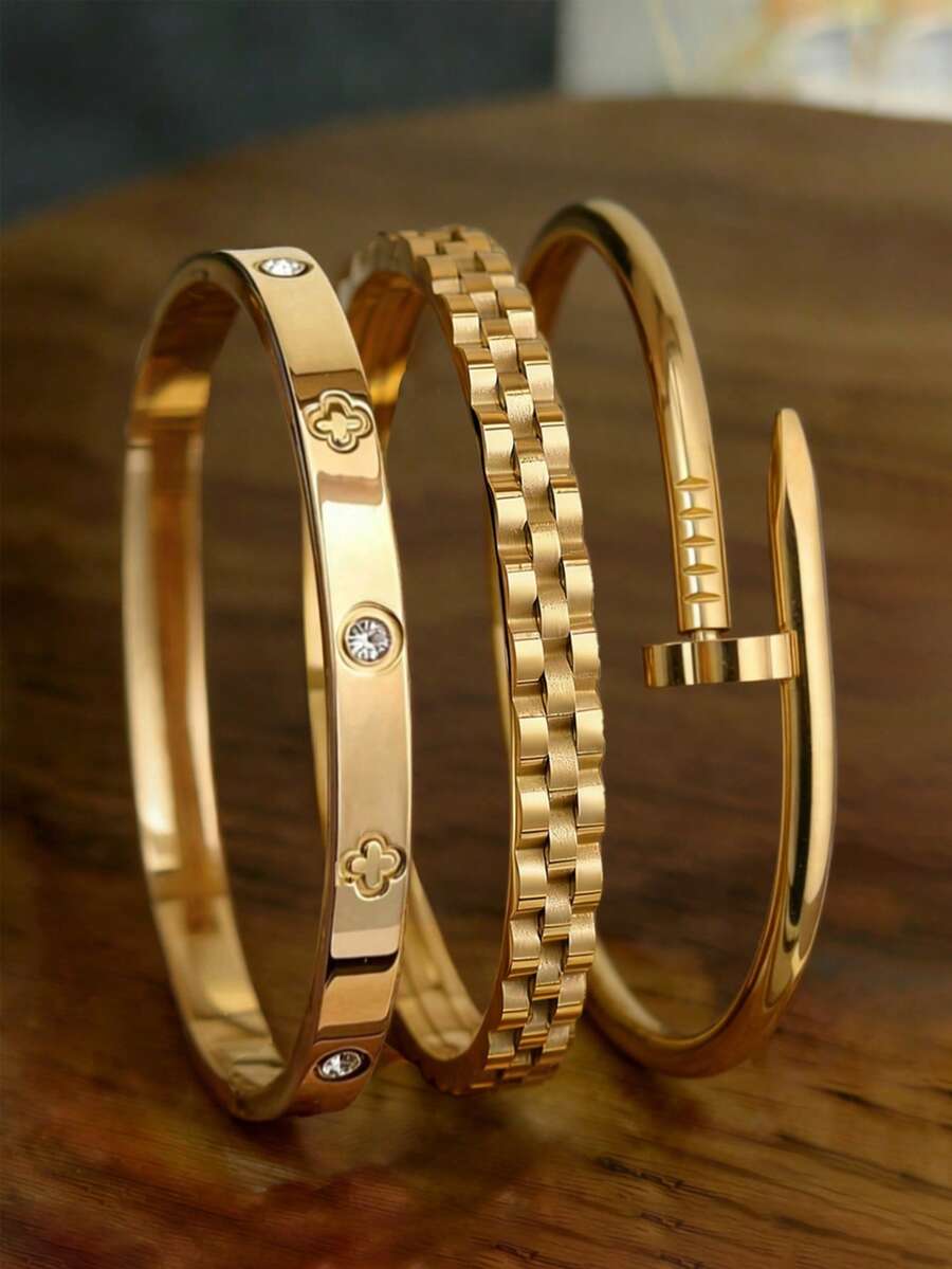 3件套18K镀金高品质不锈钢四花齿轮女士手链，多元素首饰套装，包含链条、齿轮和四叶草设计，时尚百搭，适合日常佩戴、派对、节日、生日、婚礼、情人节等场合，也可作为母亲节礼物送给妈妈。不易褪色，适合日常佩戴。