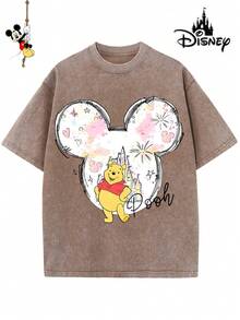 Disney-Licensed Men's Cotton T-Shirt (2026) – Perfect For Family Holidays. Featuring A Winnie The Pooh Design And A Casual Crew Neck. The Soft, Comfortable, And Easy-Care Fabric Is Suitable For All Occasions – Whether Holidays, Everyday Wear, Or Commuting – And Instantly Creates A Festive Atmosphere. - 咖啡棕 - 查看 1