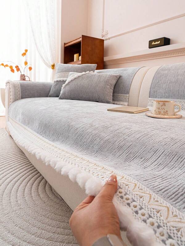 1pc Plush Floral Trim Sofa Cushion Cover, Solid Color Sofa Slipcover For All Seasons, Pet Scratch Resistant Sofa Protector, Pet-Friendly Sofa Cover, For Bedroom, Office, Living Room Furniture Decor (Backrest And Armrest Covers Sold Separately)