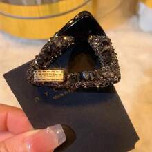 1pc Retro Letter Claw Clip, Large Size Women's High-End Hair Clip, Wholesale Exquisite Hair Claw Hair Accessories For Women - Black - View 2