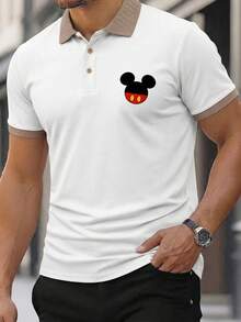 Officially Licensed By Disney: Men's New Summer Short-Sleeve Polo Shirt Featuring A Mickey Mouse Graphic Print Logo. Boasting A Vintage American Aesthetic And A Sophisticated Business-Style Collar, This Versatile Top Serves As An Excellent Layering Piece And Is Ideal For Golf. - 白色 - 查看 1