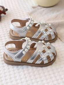 1 Pair Girls' Pearl Hollow Plaid PU Non-Slip Closed Toe Hook And Loop Flat Princess Style Sandals, Suitable For Summer Wear - Silver - View 4