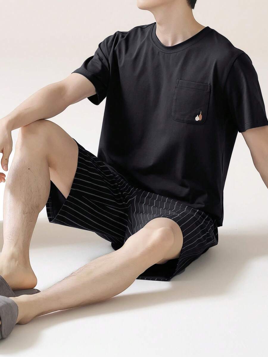 男士休闲条纹印花短袖短裤睡衣套装(2件套),柔软透气,可作睡衣穿着。 - 黑色 - 查看 1