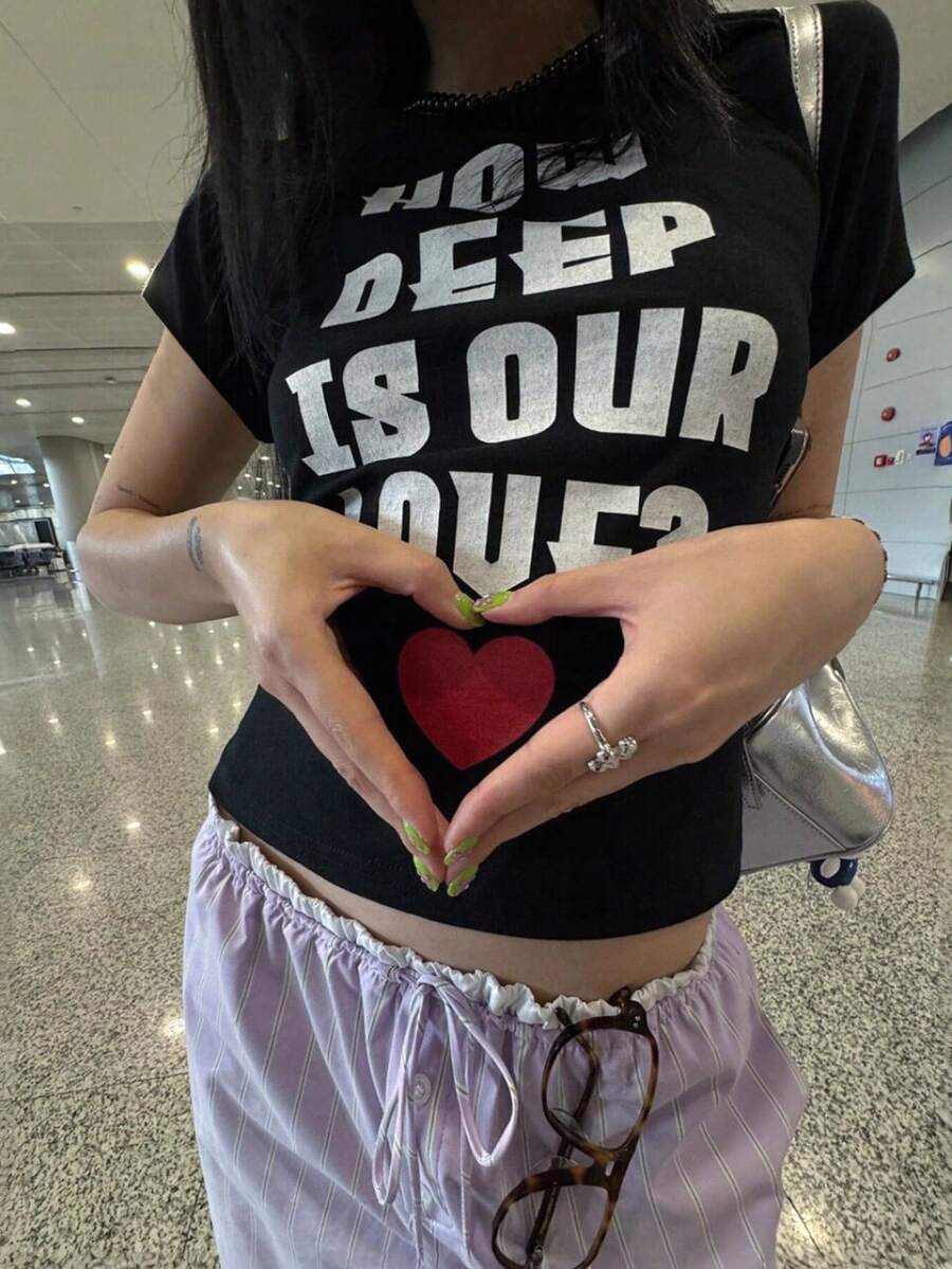 女士圆领短袖T恤，美式可爱女孩风，夏季新款豹纹数码印花，修身时尚露脐上衣 - 黑色 - 查看 1