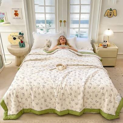 1pc Lightweight Summer Quilt, Fashionable Printed Comforter, Soft & Breathable Blanket, Delicate Handmade Edging, Suitable For Home Bedroom Decor, 100% Polyester Fabric, Ideal For Wedding, Valentine's Day, Easter, Mother's Day Gifts, All Seasons