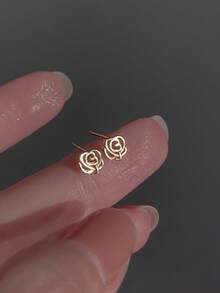 1 Pair S925 Sterling Silver Hollow Rose Flower Earrings, Designed For Girls, Hypoallergenic, Fresh And Minimalist Style, Cute And Suitable For Girls As Festival Or Birthday Gift - Flowers - View 2