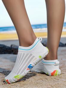 Unisex Water Shoes For Swimming, Diving, Beach, Non-Slip And Anti-Cut Soft Bottom Aqua Socks - White - View 4