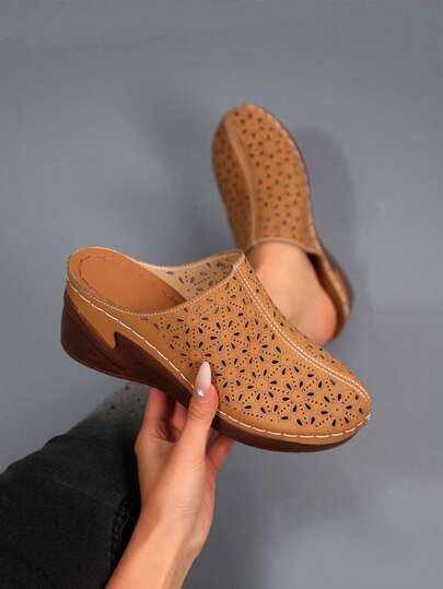 Sapatos femininos novos, com sola grossa, plataforma vazada, estilo slip-on, casuais, minimalistas, elegantes e versáteis, com inspiração retrô.