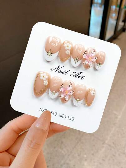 Minimalist Style, 10 Pieces, Handmade Pressed Fake Nails, White Five Petal Flower, Pure Handmade White Blending Decoration With Ice Crystal Flower Jewelry Design Art Style, Short Size, Almond Shaped Pressed Acrylic Fake Nails, Perfect Gifts For Daily Wear And Holiday Parties For Girls And Women In Summer Nail Art