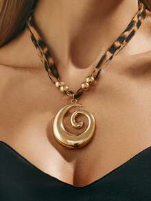 1件波西米亚风镂空螺旋心形吊坠豹纹项链，优雅百搭，适合婚礼、派对、休闲、约会、女士节日生日等场合，是理想的珠宝礼物。 - 金色 - 查看 1