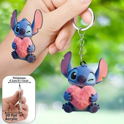 2D平面设计迪士尼史迪奇心形亚克力钥匙扣，采用模拟3D高清印刷工艺，经久耐用且实用，适合挂在车钥匙、背包或钱包上，适合度假或日常使用。