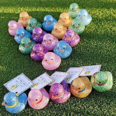 10pcs Flash Duck Set, Made Of PE Material, Available In Multiple Colors, Perfect For Birthday Gifts, Classroom Gifts, And Party Gifts (Excluding Cards And Rubber Bands). The Color Is Random