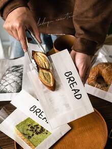 透明窗口牛皮纸面包袋，一次性简约设计烘焙袋，适用于包装酸面包、贝果、松饼和其他烘焙食品 - 彩色 - 查看 10