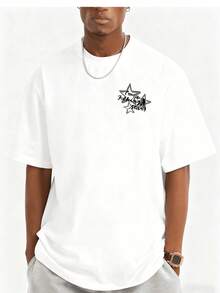 Esta camiseta de algodón para hombre, inspirada en la estética Y2K, presenta un estampado con la frase "I'm a Shining Star". Hecho de algodón suave y cómodo, presenta una silueta holgada estilo hip-hop y un llamativo estampado de personajes. Con cuello redondo y mangas cortas, es un estilo versátil perfecto para el uso diario, la moda urbana y más. - Blanco - Ver 6