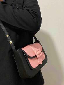 女士时尚粉黑撞色人造革单肩包，带扣闭合，可作腋下包、可爱迷你斜挎包、Y2K美学钱包、甜美粉嫩春夏手拿包、简约设计手提包，适合办公和购物、轻便便携旅行、搭配连衣裙和牛仔裤的时尚配饰、高品质纯素皮革包、缝线手提包、带扣安全翻盖闭合、小巧尺寸却拥有大容量、送给女友和女儿的时尚礼物。 - 彩色 - 查看 8