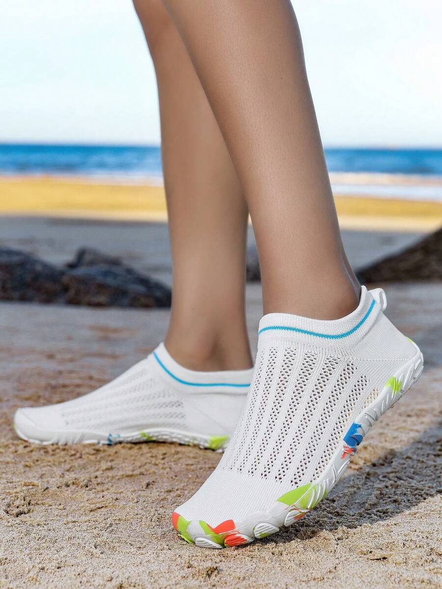 Unisex Water Shoes For Swimming, Diving, Beach, Non-Slip And Anti-Cut Soft Bottom Aqua Socks