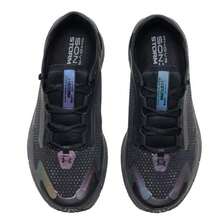 Under Armour UA W HOVR  5 Storm CN 女款跑步鞋，透气缓震公路跑鞋，舒适休闲运动鞋，通勤鞋，3025895-001 - 黑色 - 查看 4