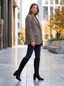 Botas altas de gamuza cómodas para otoño/invierno 2025, clásicas y a juego, perfectas con vestidos negros, de punta redonda, con cremallera lateral, tacón grueso, estilo ecuestre hasta la rodilla para mujeres - Negro - Ver 4