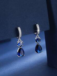 一对优雅的立方氧化锆水滴形吊坠耳环，适合女士参加派对和作为礼物赠送。 - W17872 - 查看 9