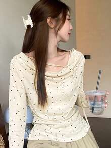 不对称荷叶边系领波点T恤，修身优雅女式衬衫（随机波点）春季 - 杏色 - 查看 3