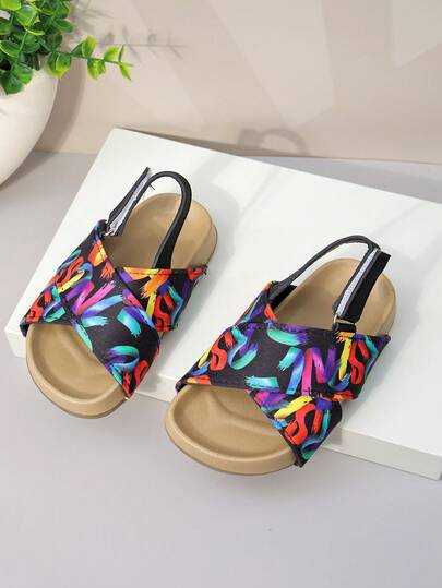 一双女童凉鞋，2026夏季新款碎花公主鞋，防滑软底儿童凉鞋，柔软皮革婴儿勃肯鞋，适合夏季穿着