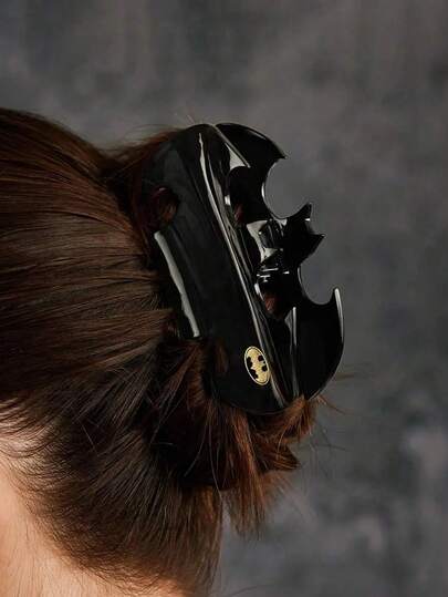 Warner Bros 1pc Bat Symbol Hair Clip, Personalized Hair Accessory, Clamp, Headpiece, Bathroom Decor, Party Decoration, Party Favor, Cute Accessory, Superhero, Party Costume Accessory, Birthday & Holiday Gift