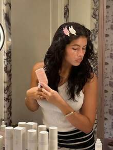 1pc Cute Wing Shaped Hair Clip, Painless Hair Clip, Dopamine Makeup Clip, Side Bangs Clip, Hair Accessory - Multicolor - View 4