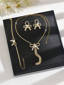 3 pezzi Set di gioielli da sposa, collana, orecchini e bracciale con strass, adatto per spose, fidanzamenti, anniversari, regalo di San Valentino - Set di quattro pezzi di gioielli in oro del 1807 - Visualizzare 2