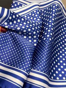 Un pañuelo cuadrado versátil para primavera/verano con estampado de parches de onda que es adecuado para el uso diario - Multicolor - Ver 8