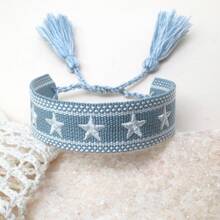1 chiếc vòng tay bện thủ công thêu hình ngôi sao năm cánh - Màu xanh nhạt - Xem 7